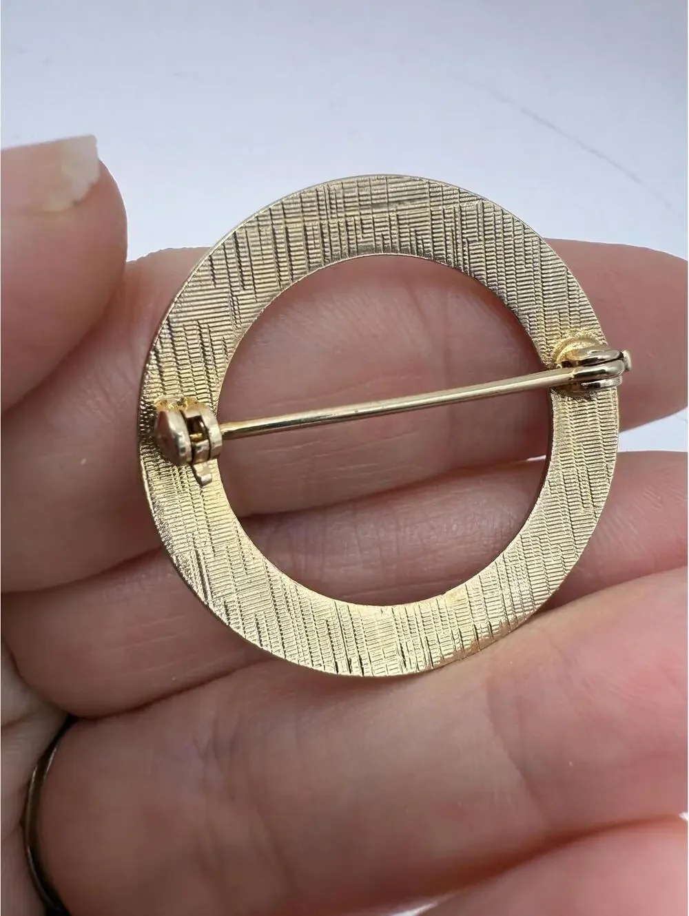 N/A vintage round